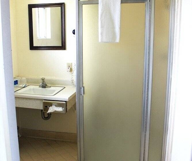 هتل Rodeway Inn Near Universitygateway To Yosemite