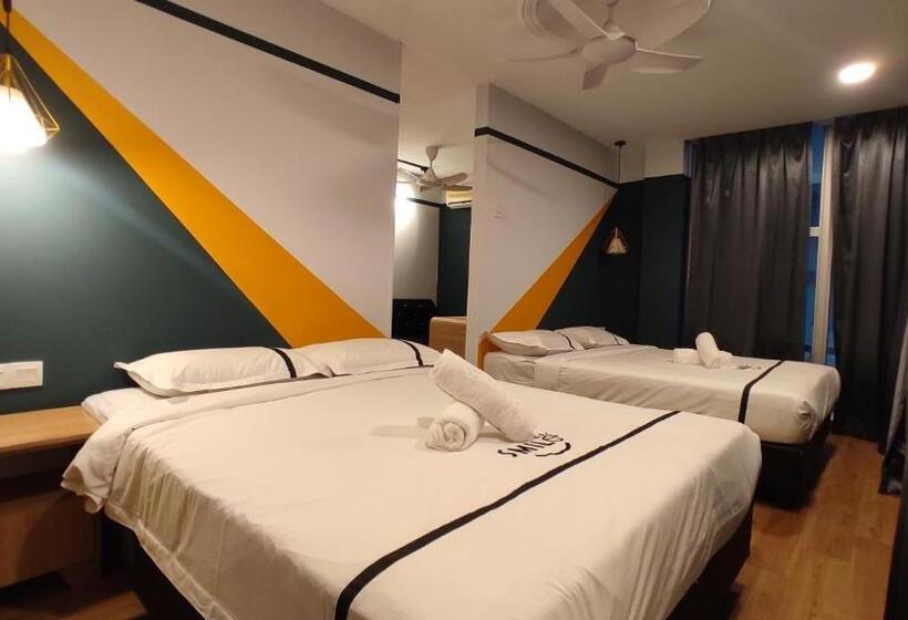 Smile Hotel C180 Cheras Selatan