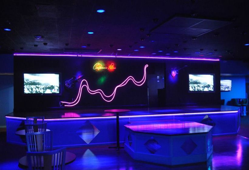 Отель The Economy Inn