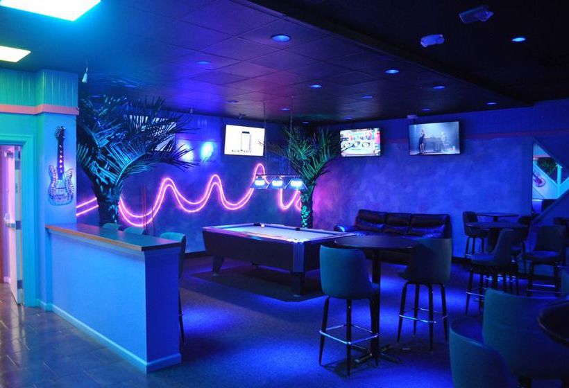 Отель The Economy Inn