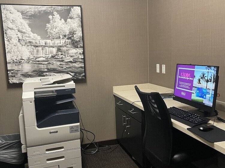 Отель The Mosey Buffalo Williamsville, Tapestry Collection By Hilton