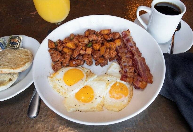 Отель The Mosey Buffalo Williamsville, Tapestry Collection By Hilton