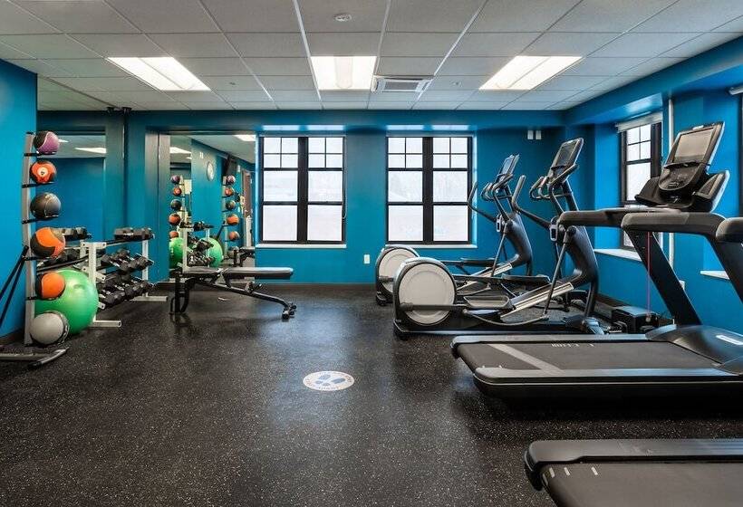 Отель The Mosey Buffalo Williamsville, Tapestry Collection By Hilton