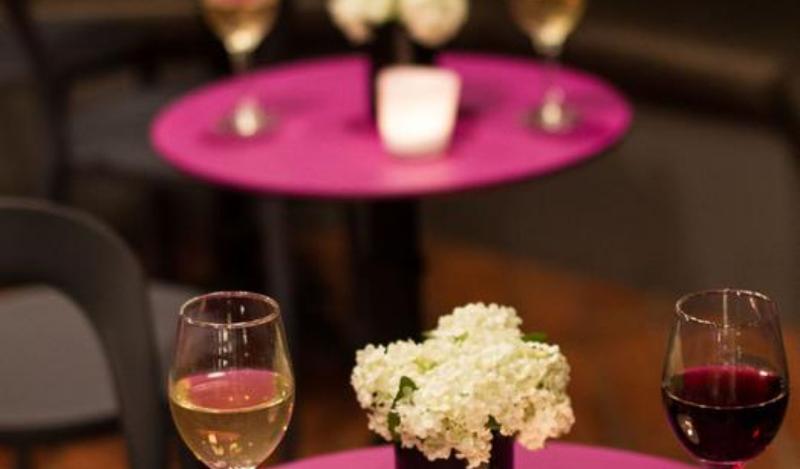 Отель The Youniq