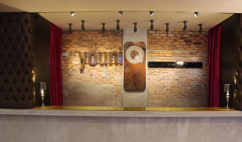 Отель The Youniq
