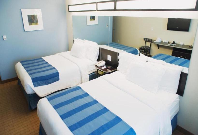 Отель Three Rivers Inn & Suites