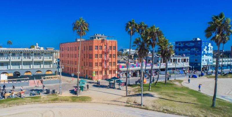 هتل Venice Breeze Suites