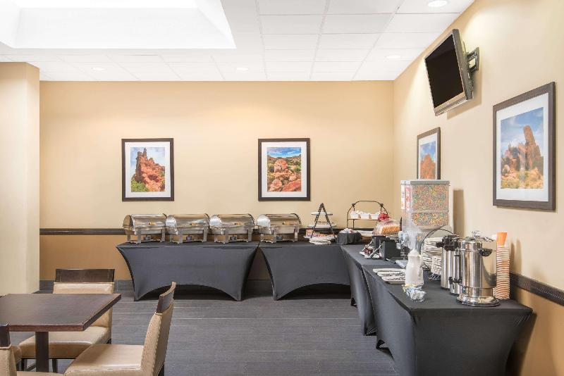 ホテル Wyndham Garden Texarkana