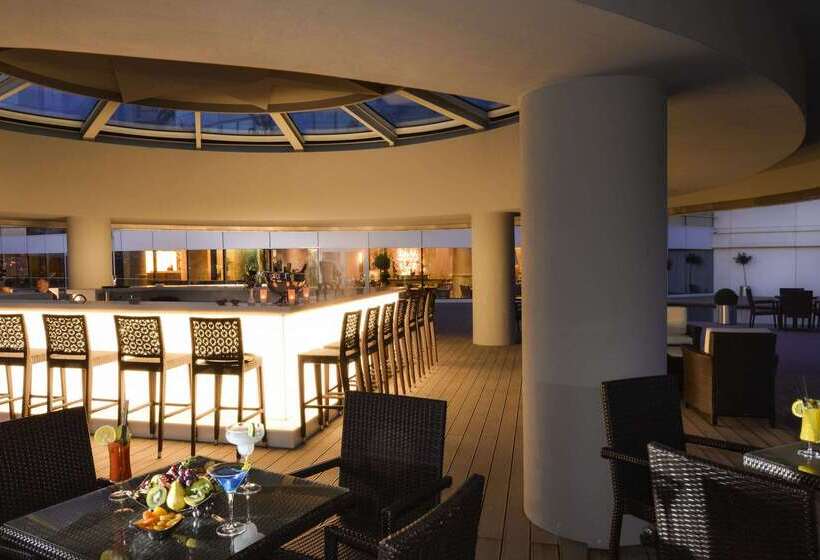 ホテル Wyndham Grand Istanbul Europe