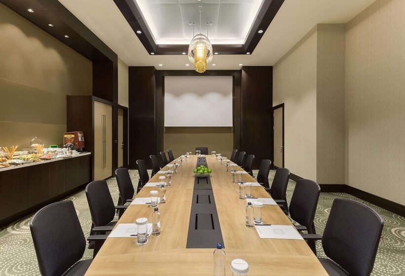 ホテル Wyndham Grand Istanbul Europe