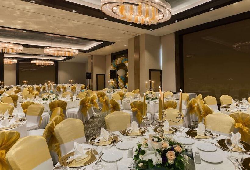 ホテル Wyndham Grand Istanbul Europe