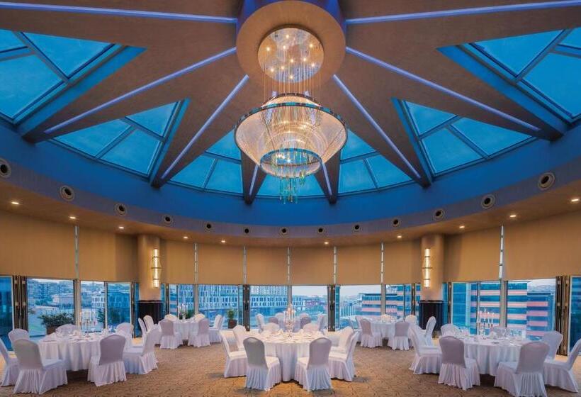 ホテル Wyndham Grand Istanbul Europe