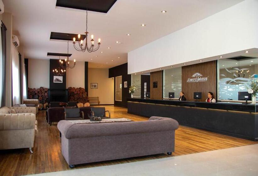 Howard Johnson Hotel & Convention Center Madariaga   Carilo