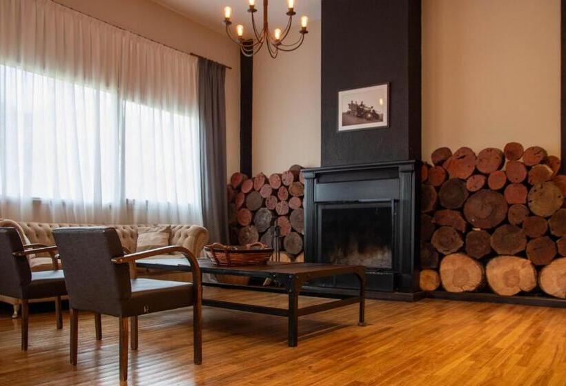 Howard Johnson Hotel & Convention Center Madariaga   Carilo