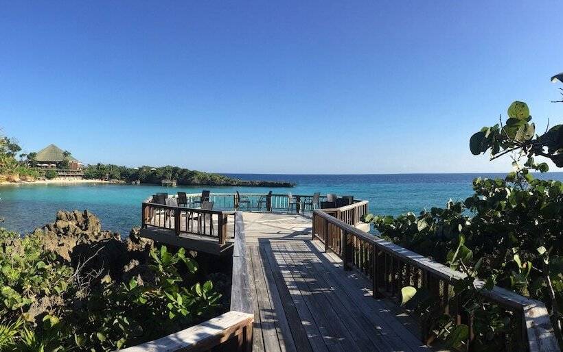 Media Luna Resort & Spa