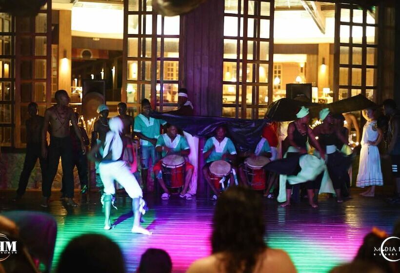 Media Luna Resort & Spa