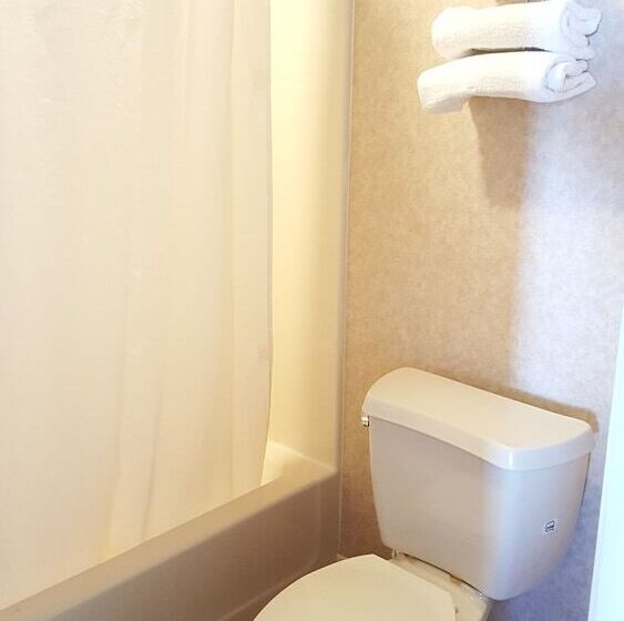 فندق على الطريق Atrium Inn & Suites