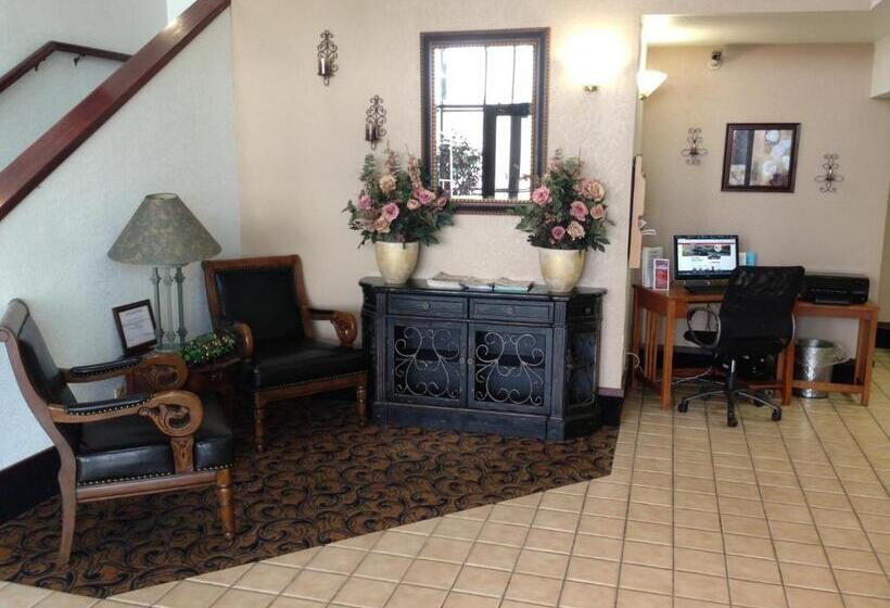 فندق على الطريق Brentwood Inn & Suites