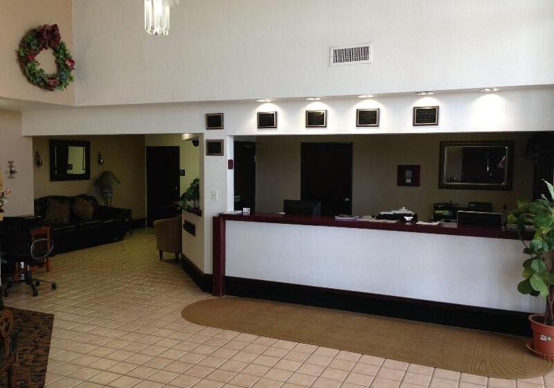 فندق على الطريق Brentwood Inn & Suites