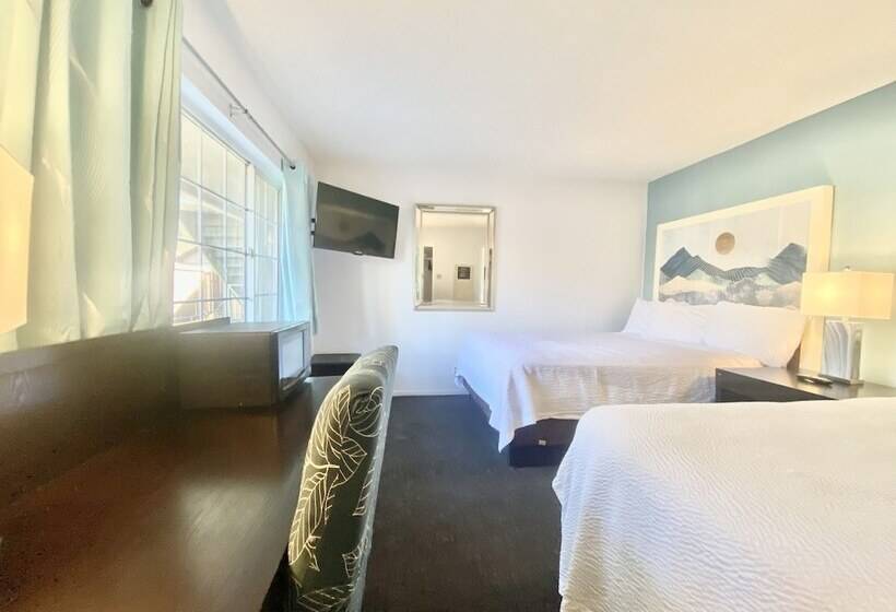 מוטל Bluebird Day Inn & Suites