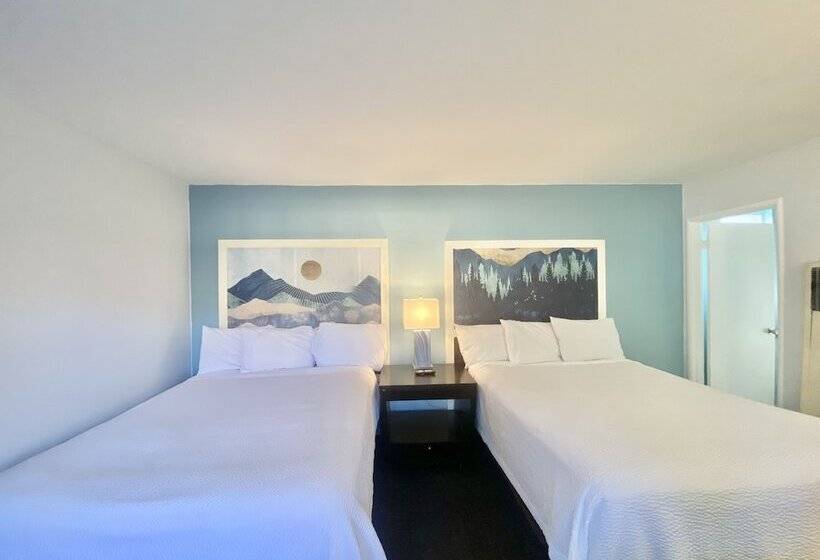 מוטל Bluebird Day Inn & Suites