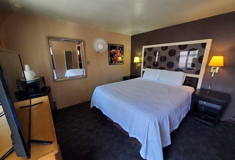 מוטל Bluebird Day Inn & Suites