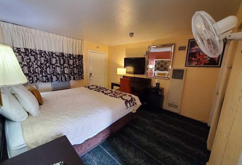 מוטל Bluebird Day Inn & Suites