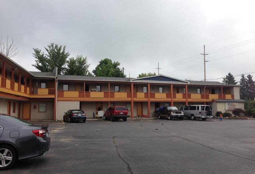 מוטל Cadet Motor Inn