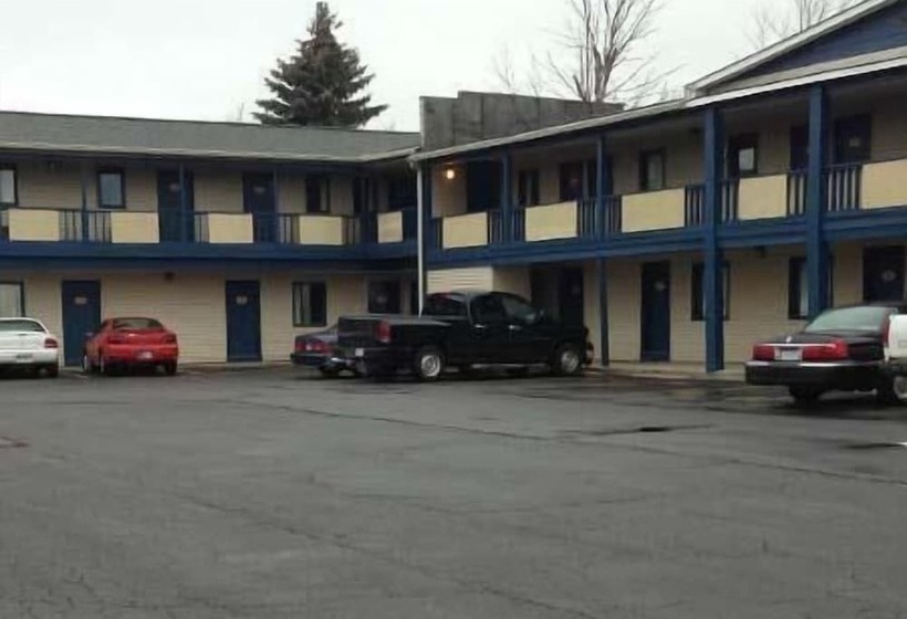 מוטל Cadet Motor Inn