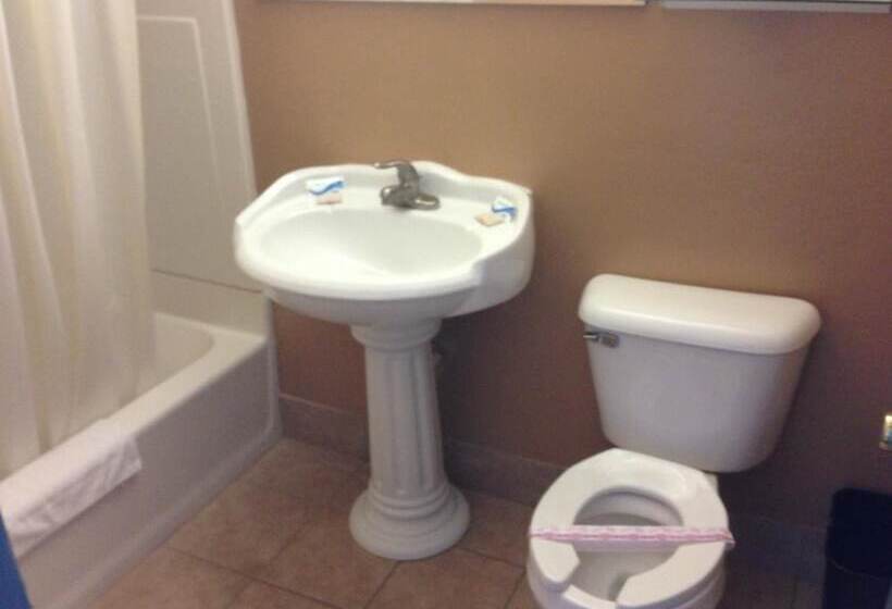 מוטל Cadet Motor Inn