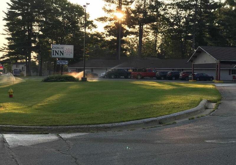 モーテル Cadillac Inn
