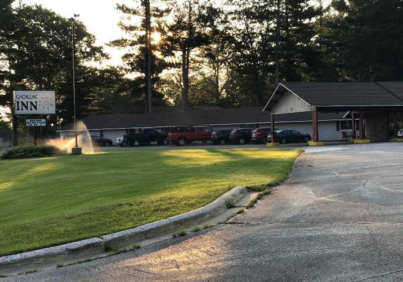 モーテル Cadillac Inn