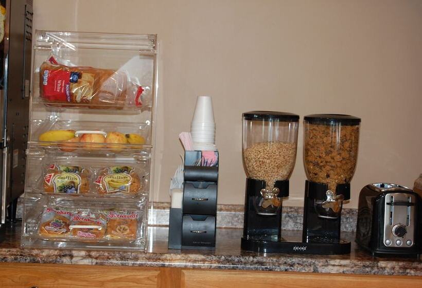 فندق على الطريق Canton Inn