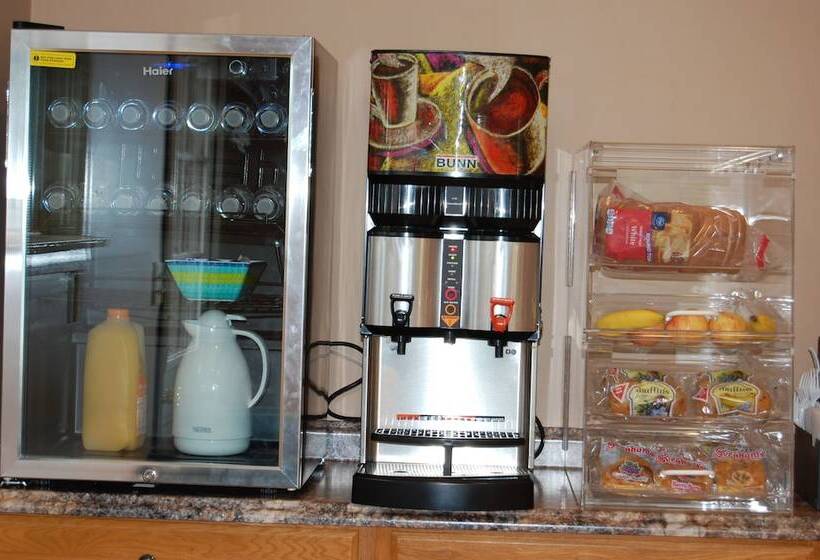 فندق على الطريق Canton Inn