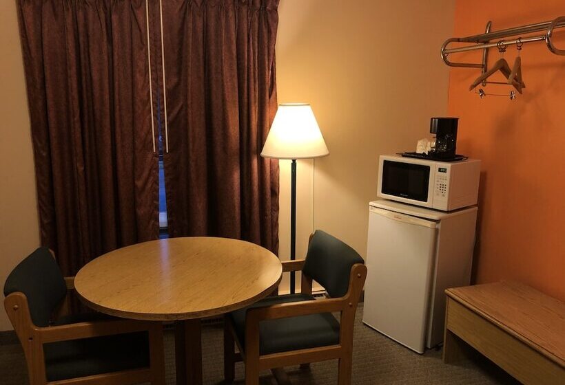 فندق على الطريق Canton Inn