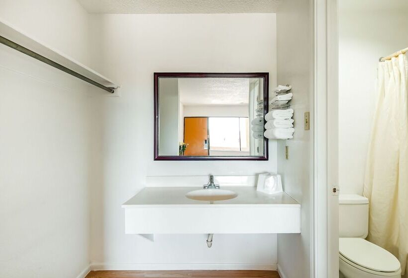 מוטל Express Inn & Suites Groesbeck