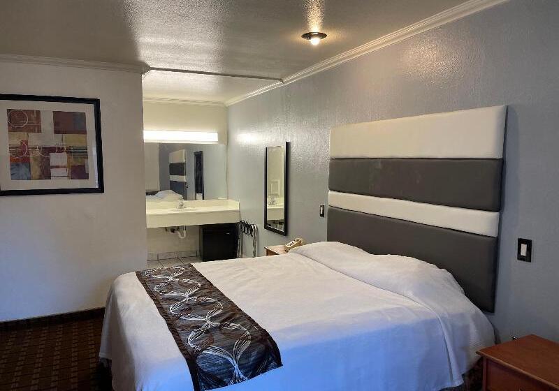 فندق على الطريق Hollywood Guest Inn