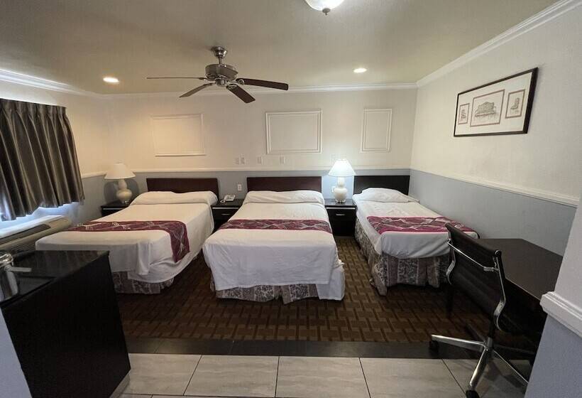 فندق على الطريق Hollywood Guest Inn