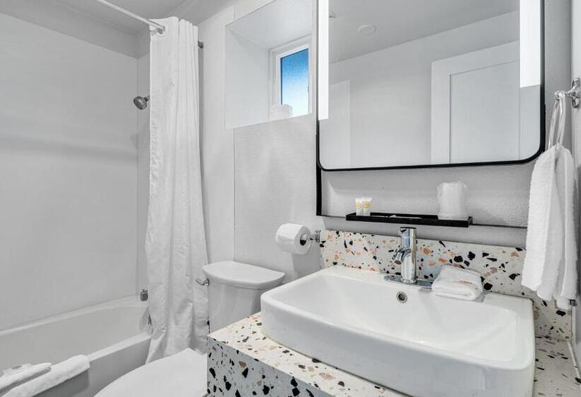 汽车旅馆  Seagull Beachfront Inn