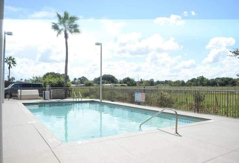 فندق على الطريق Serena Inn