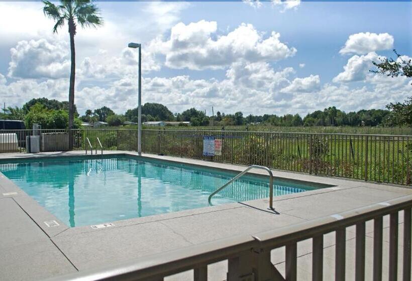 فندق على الطريق Serena Inn