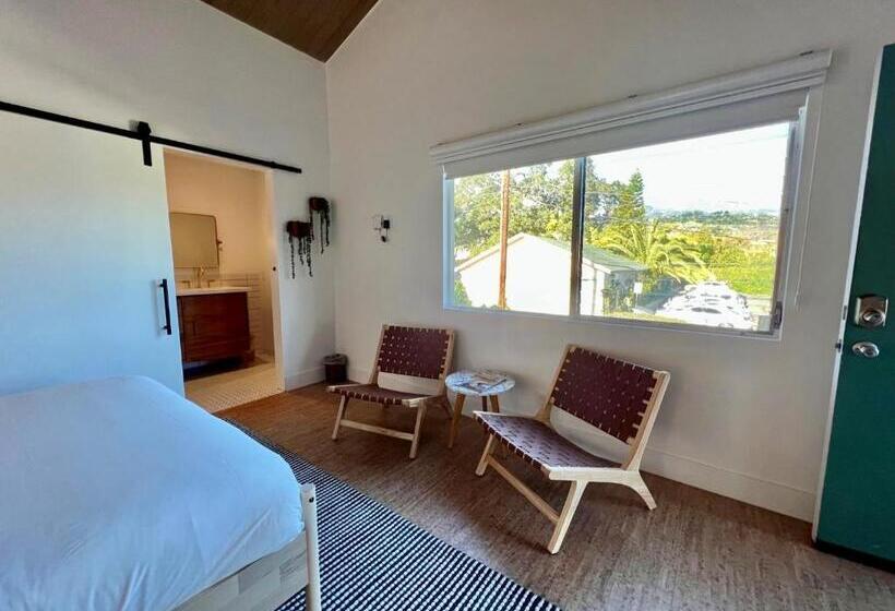 فندق على الطريق The Presidio