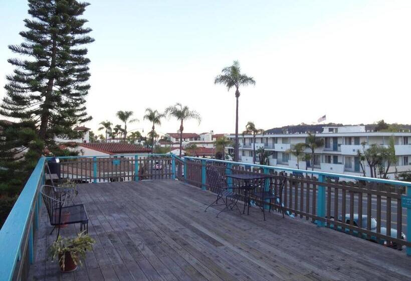 فندق على الطريق The Presidio