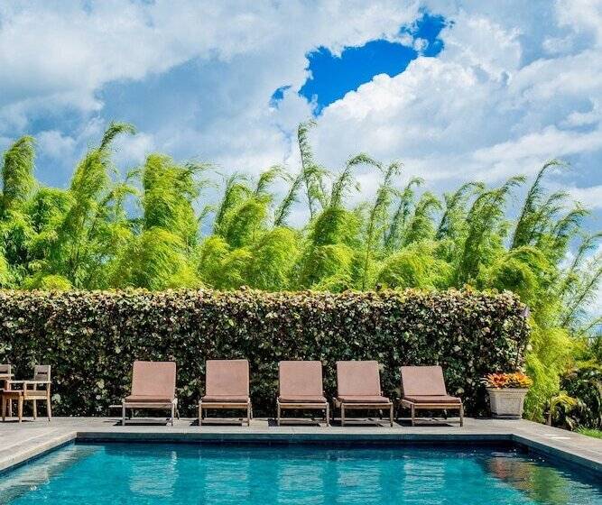 منتجع Lumeria Maui, Educational Retreat Center