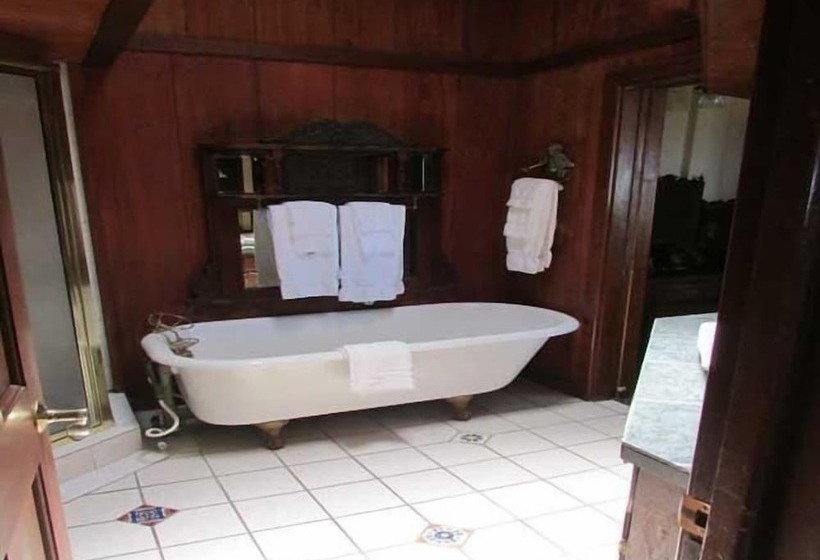 The Driftwood Resort