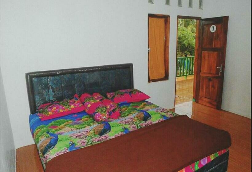 بنسيون Homestay Nova Pantai Klayar