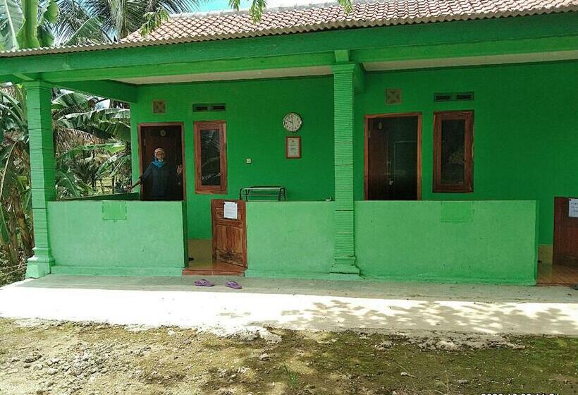بنسيون Homestay Nova Pantai Klayar