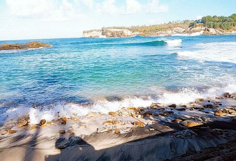 بنسيون Homestay Nova Pantai Klayar