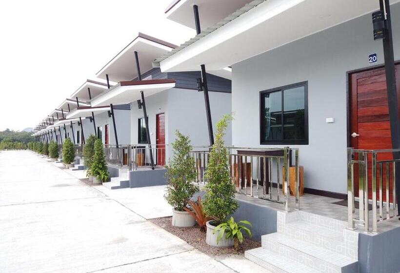 אתר נופש เดอะเบสรีสอร์ทพัทลุง