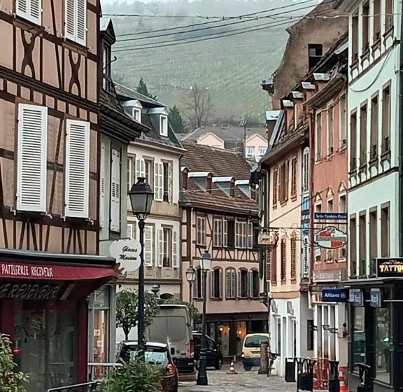 مبيت وإفطار Au Jardin De La Maison Des Soeurs